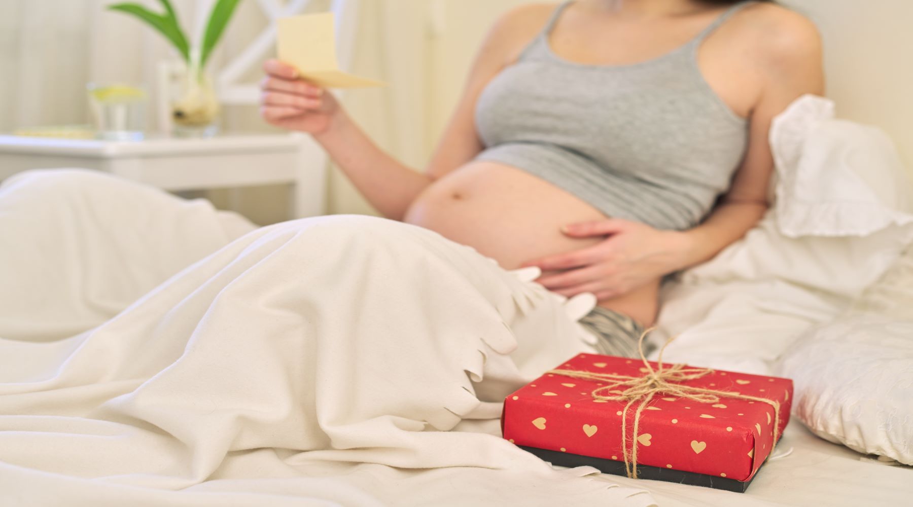 10 Great Gift Ideas For Pregnant Women - Sleepybelly