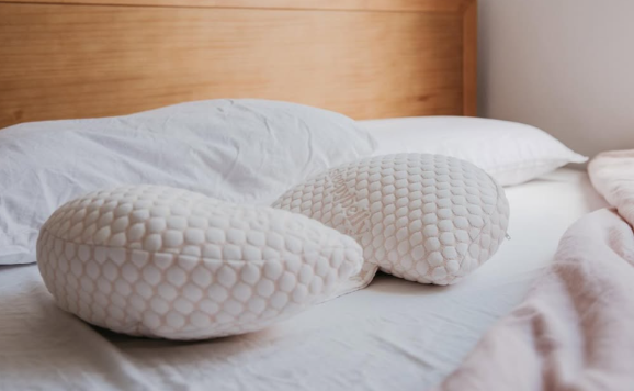 U-Shaped vs. C-Shaped vs. 3-Piece Pregnancy Pillow: Which One Is Right for You?