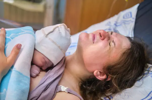 Sleeping After a Caesarean: The First Two Weeks